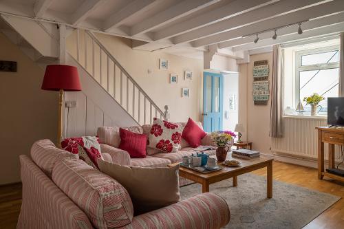 Bright, and sunny lounge amply seats 6 guests
