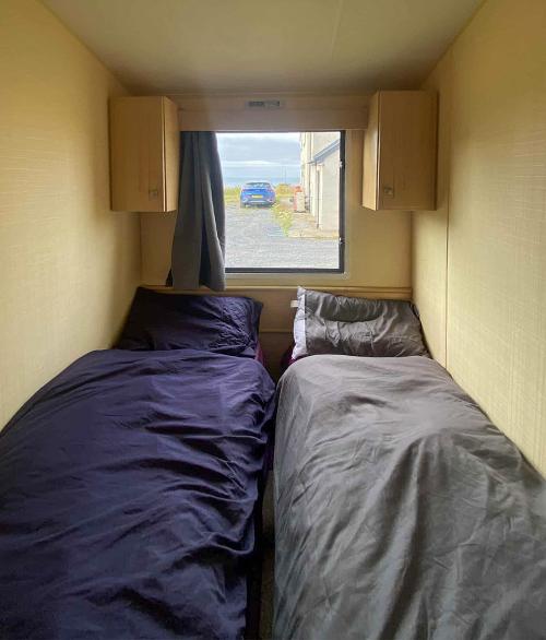 Twin bedroom